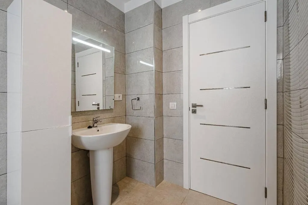 Villa Riviera De 4 Dormitorios Con Piscina. Costa Adeje  Espagne